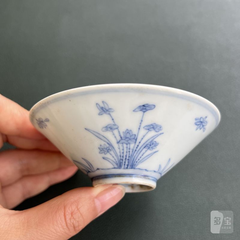 明 仿成化青花折枝花卉纹斗笠盏 - 图3